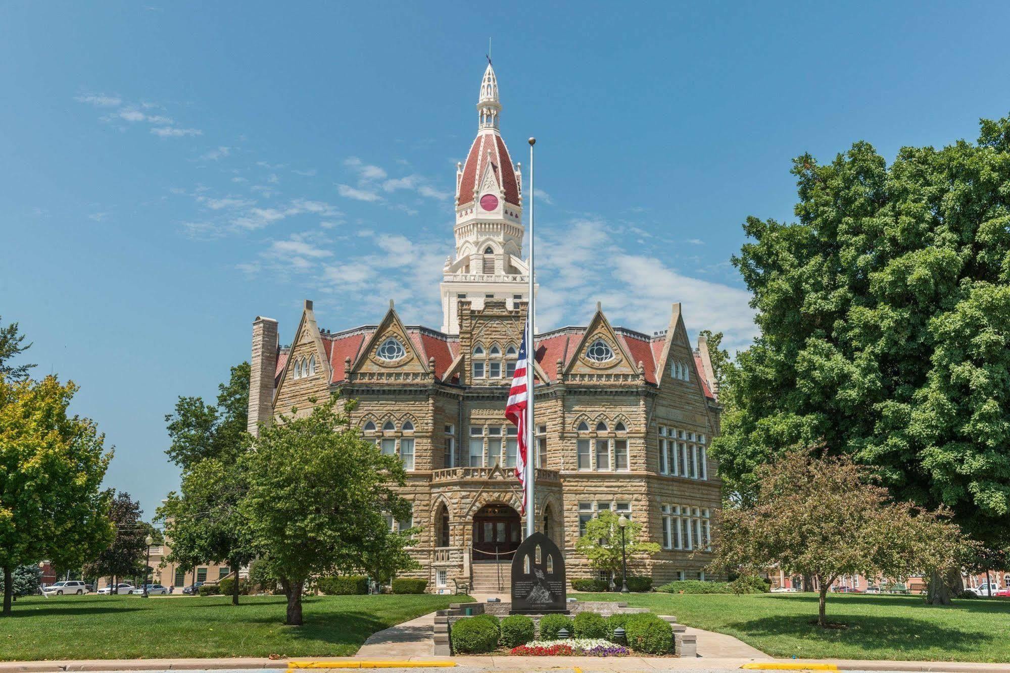 Rodeway Inn Pittsfield Ngoại thất bức ảnh