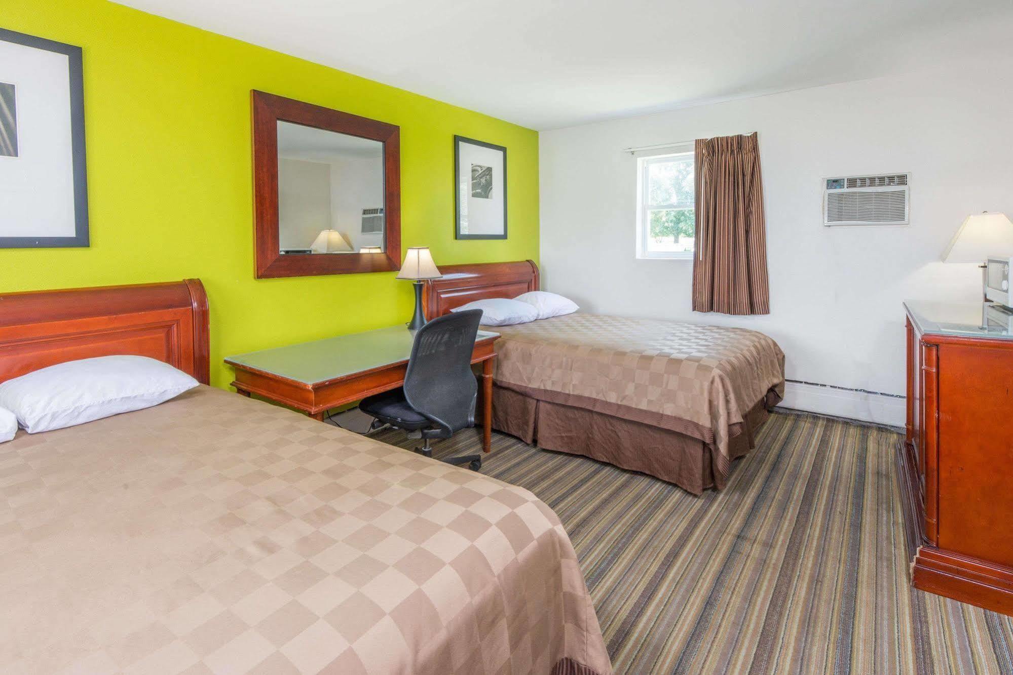 Rodeway Inn Pittsfield Ngoại thất bức ảnh