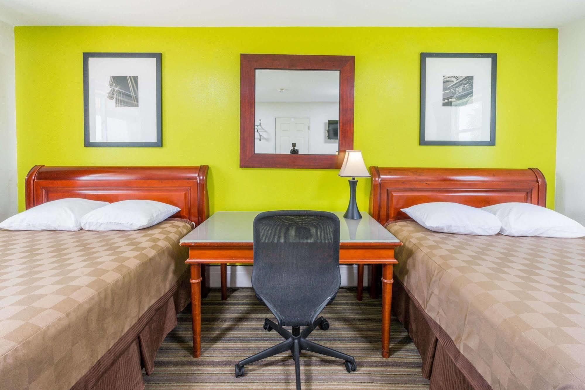 Rodeway Inn Pittsfield Ngoại thất bức ảnh