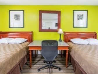 Rodeway Inn Pittsfield Ngoại thất bức ảnh